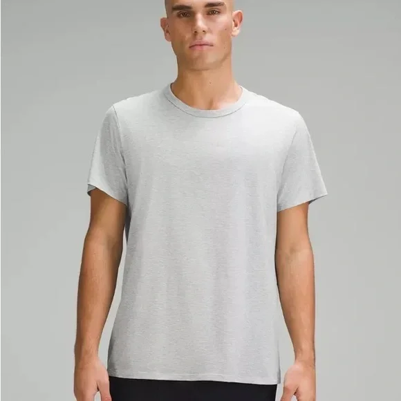 Lululemon Fundamental T Shirt in Heathered Silver Drop Gray Size Medium - Picture 1 of 5